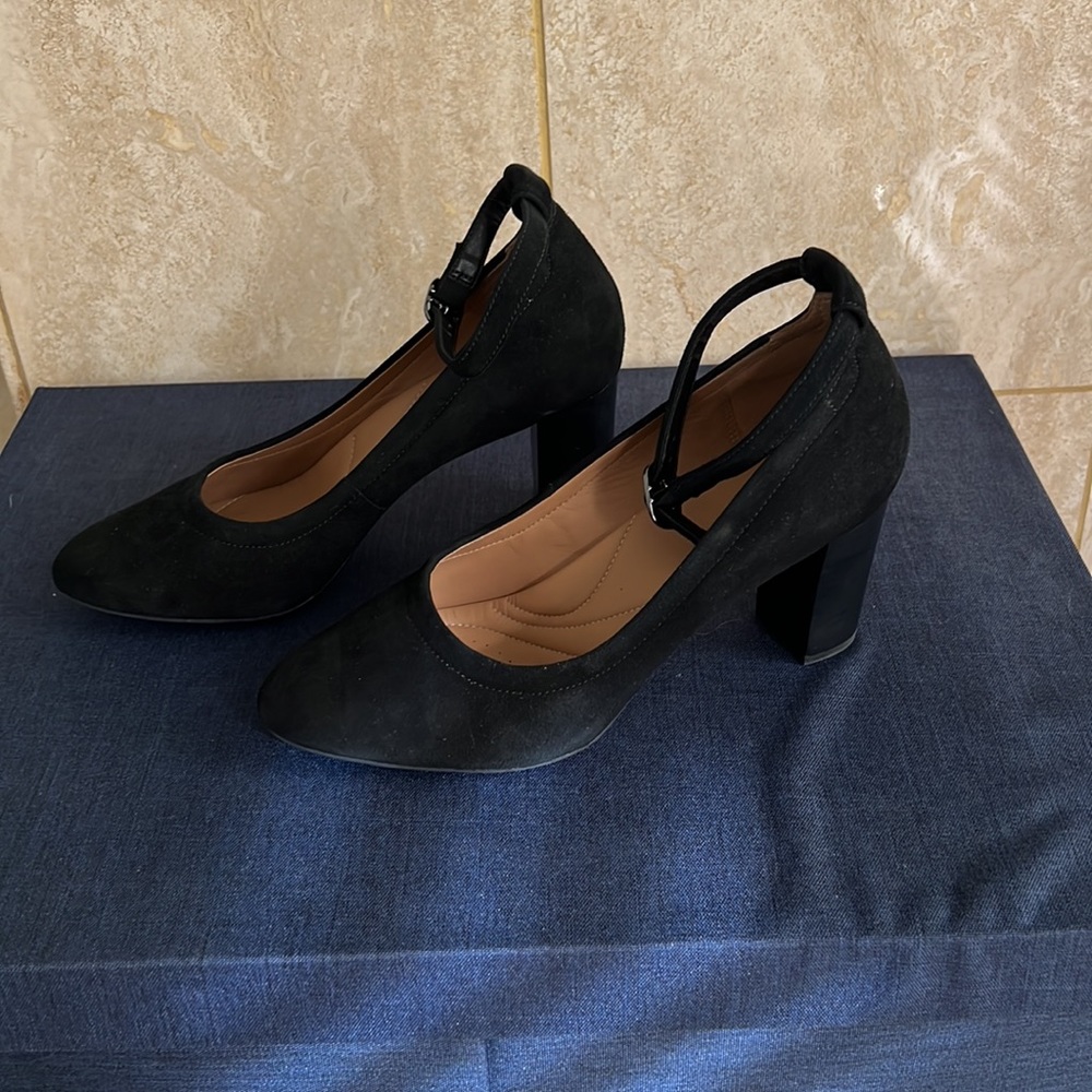 Clark’s Artisan Chryssa Jana Ankle Strap Pump. Size 9.5 M